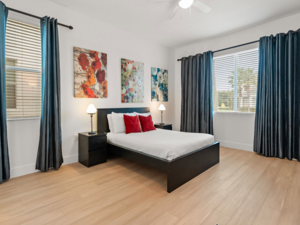Luxury Vacation Home in Kissimmee 6-Bedroom Home with Private Pool & Great Amenities